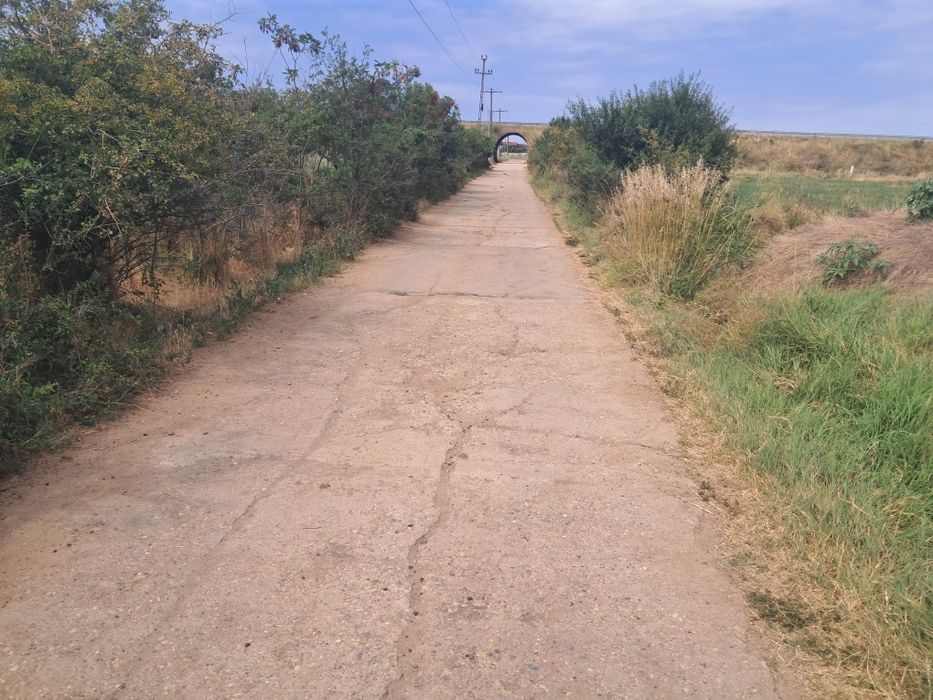 Terenuri intravilane industriale si curți constructii