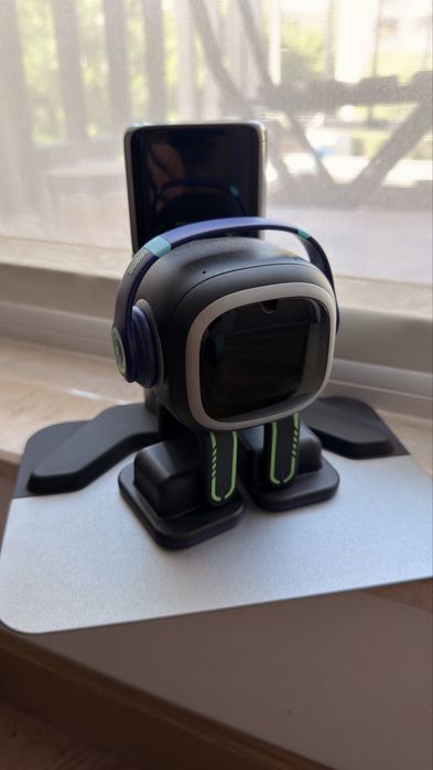 Оригинален Робот Emo Go Home Robot , AI (видео)