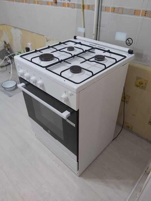 Газовая плита "Электролюкс"