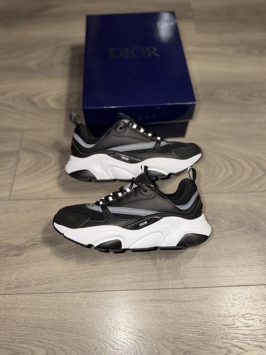 Dior B22