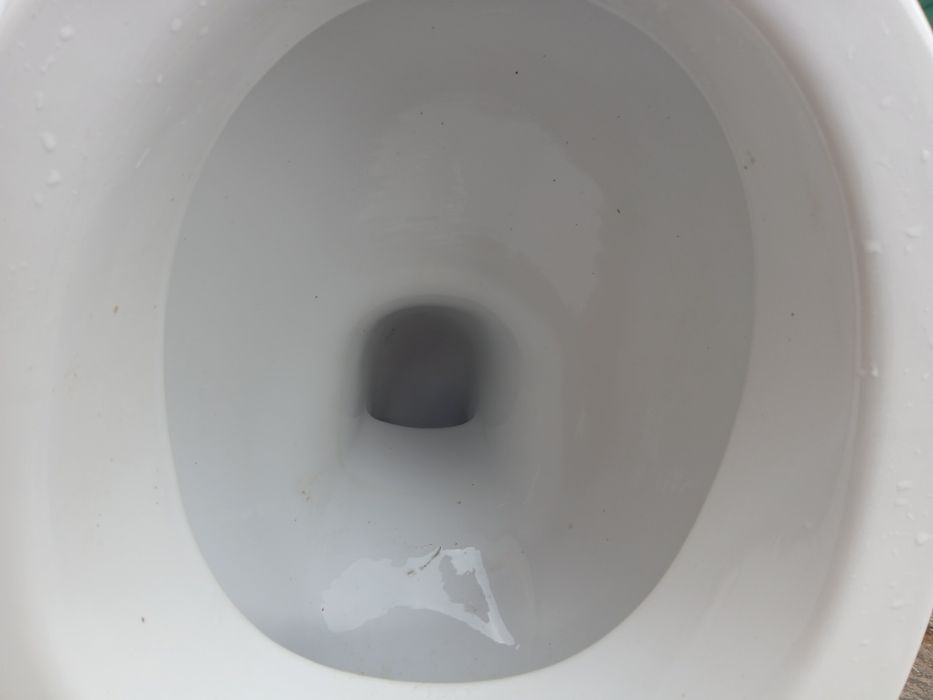 Vând wc tualetă două bucăti