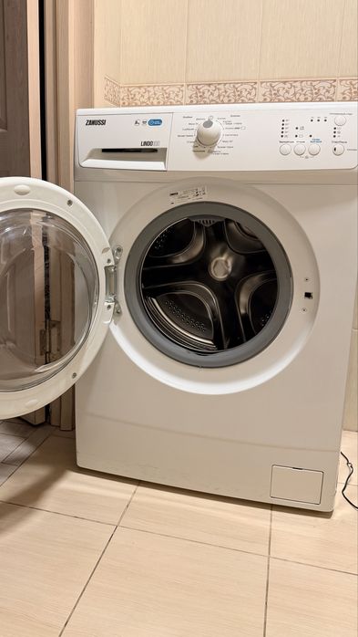 Продам стиральную машину