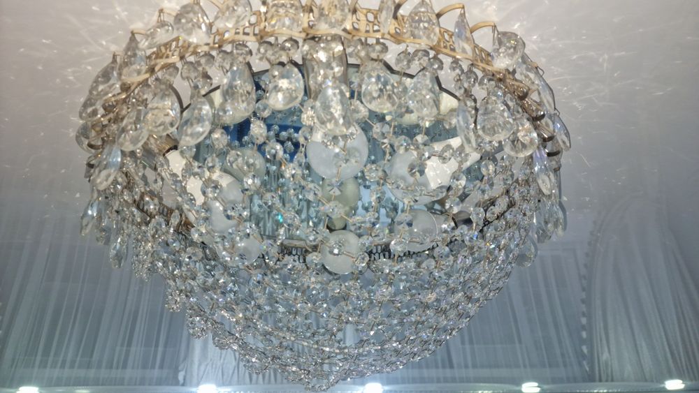 Продается люстра хрусталь