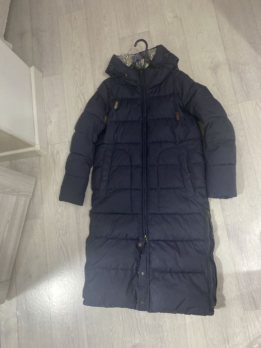 Отдам даром зимний пуховик.