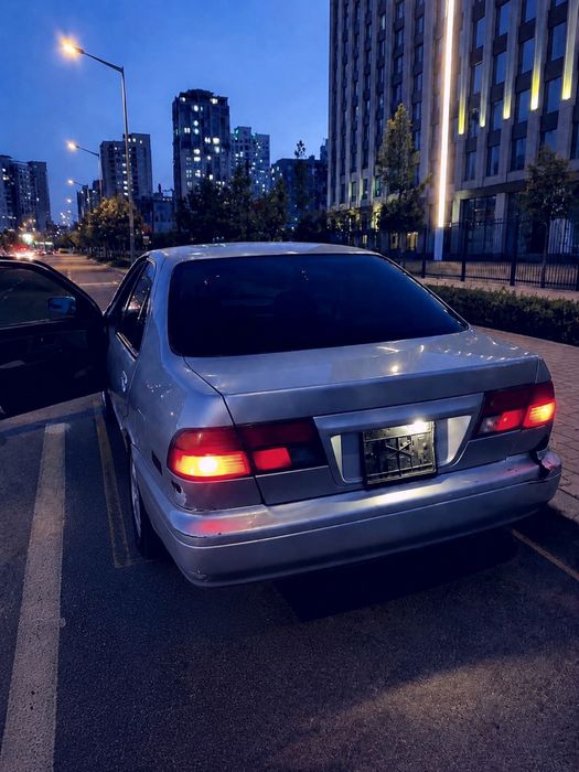 Nissan Sunny 1996
