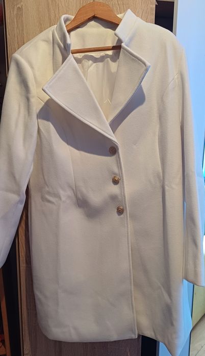 Дамско палто слонова кост