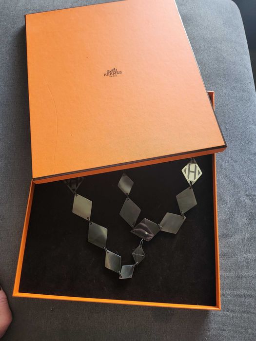 Оригинално колие Hermes с кутия