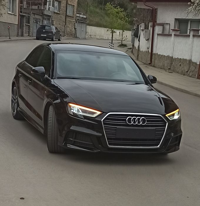 Ауди А3 Sportback 30  TDI S line