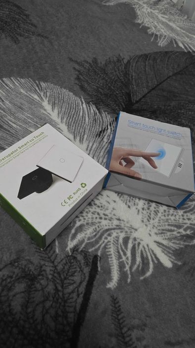 Vând două întrerupătoare smart.