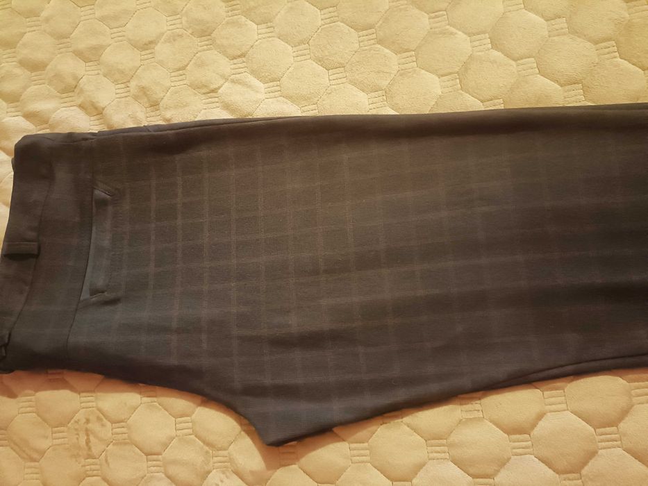 Vând pantaloni dama stofa