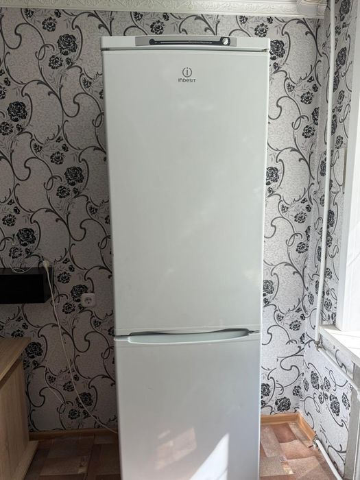 Продам холодильник