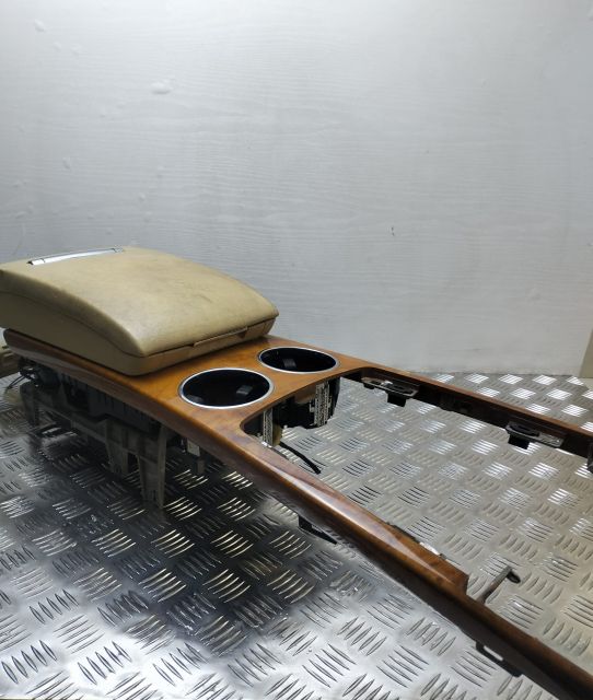 Cotiera  completa Lipsa cod Volkswagen VW Phaeton prima generatie