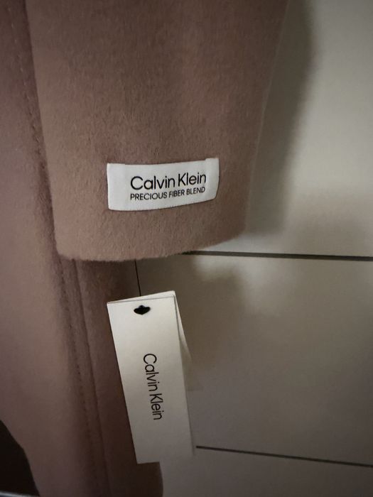 calvin klein палто разммер S Ново 50€