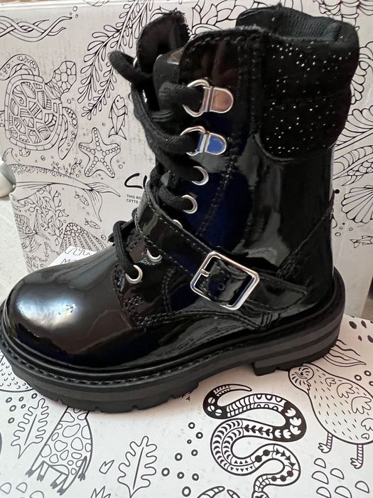 НОВИ!!! Детски ботуши Clarks - размер 24