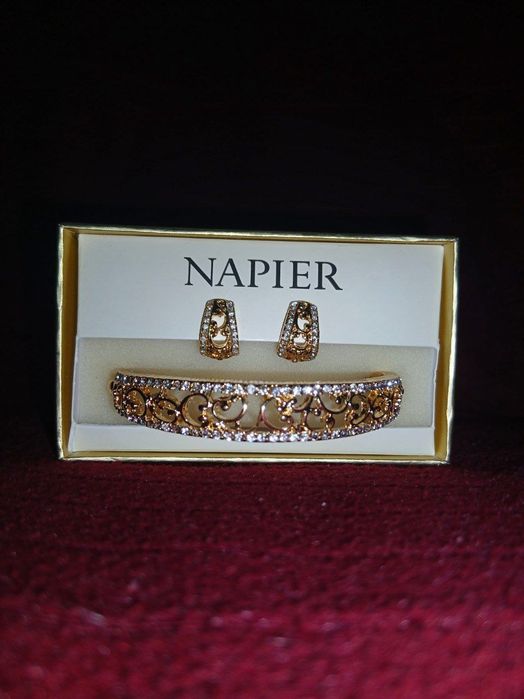 Из США, элегантный набор от бренда Napier