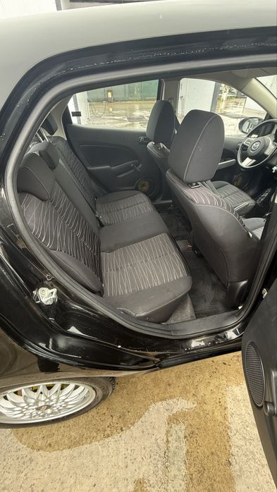 Vand mazda 2 1.3 benzina