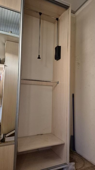 Большой раздвижной шкаф