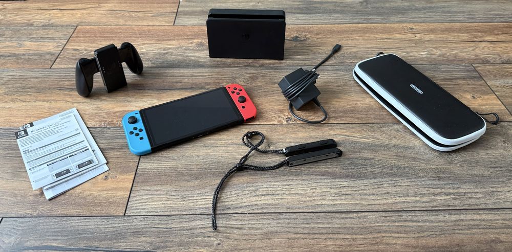 Nintendo Switch Oled Foarte putin utilizat