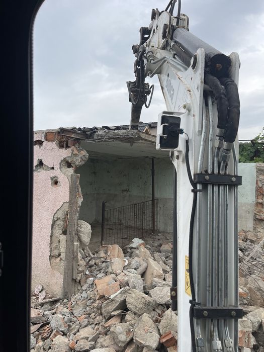 Excavator, vola, cilindru, camion cu macara 7,5T de închiriat