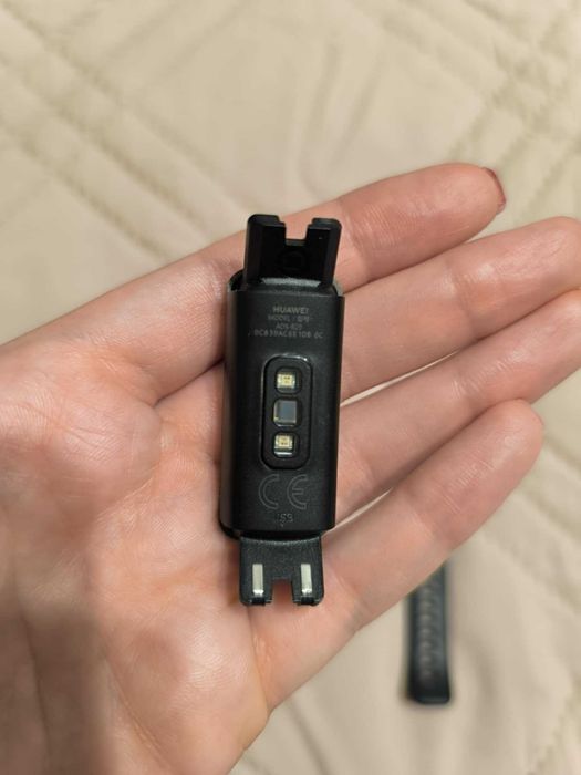 Фитнес гривна huawei band 4