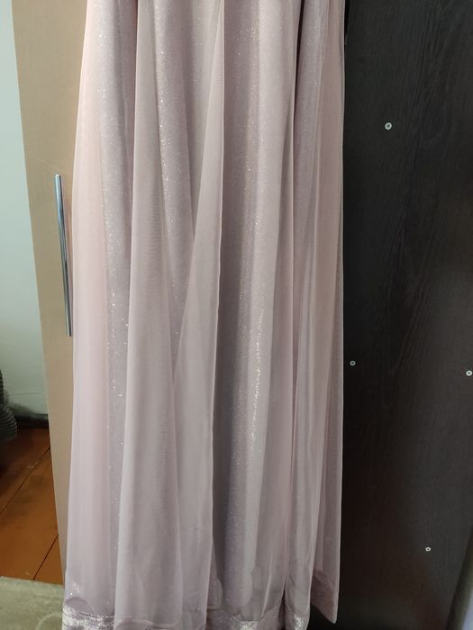 Платье нарядное  розовое