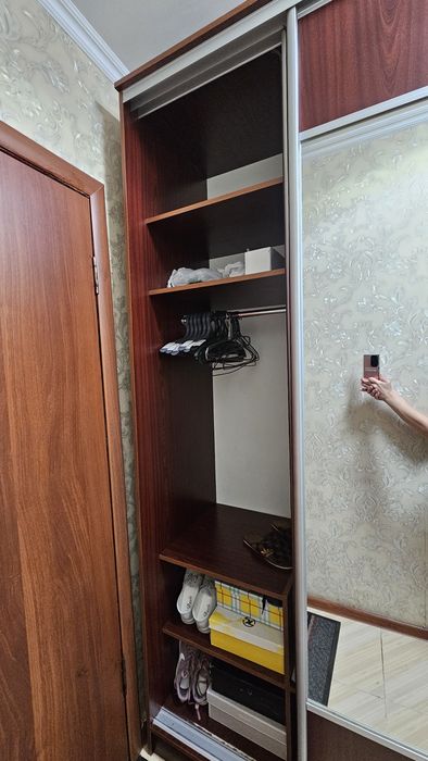 Продам прихожую б/у