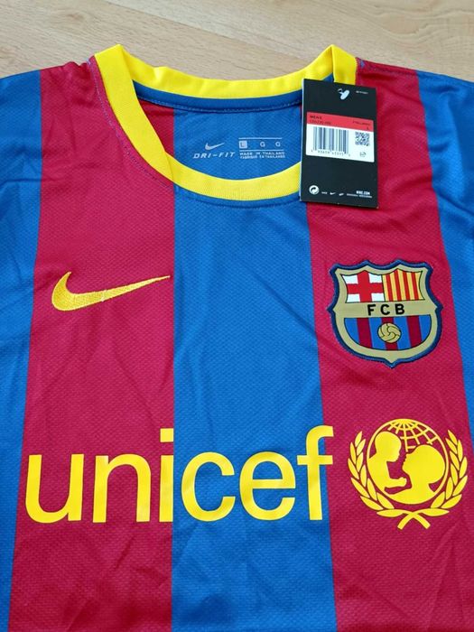 Тениска на Барселона от сезон 2010-2011, размер L