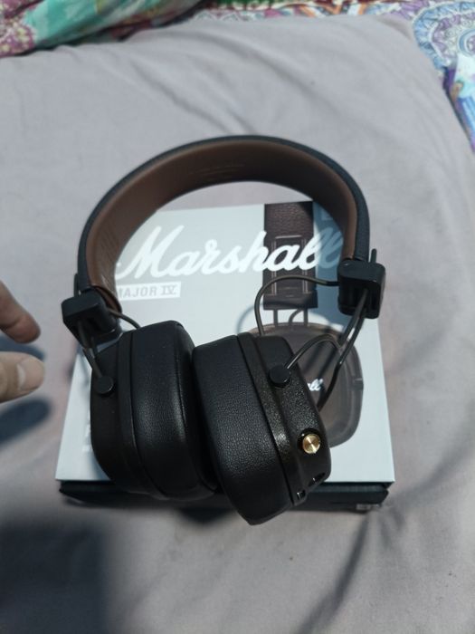 Наушник от Marshall