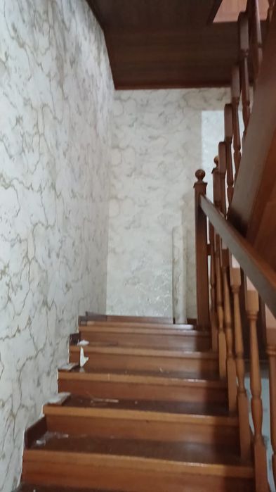 Поклейка обоев .