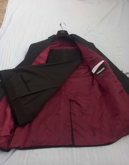 Костюм смокинг новый