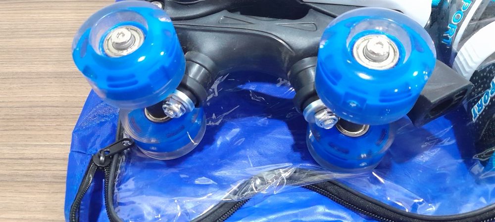 Продаётся роликовый коньки квады