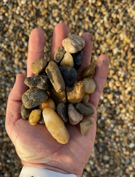 Livrez la comanda clientului nisip, balast, sort, piatra concasata etc