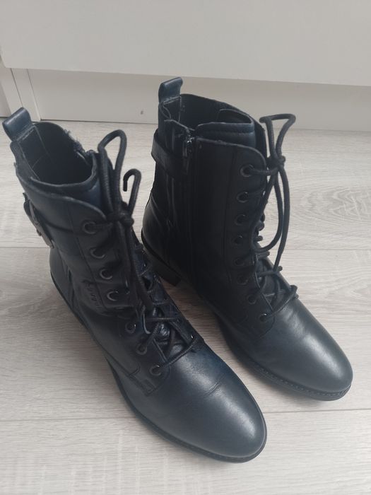 Ghete de piele Bugatti