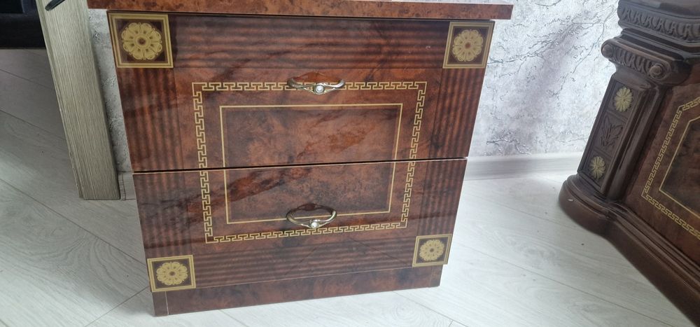 Продам спальный гарнитур