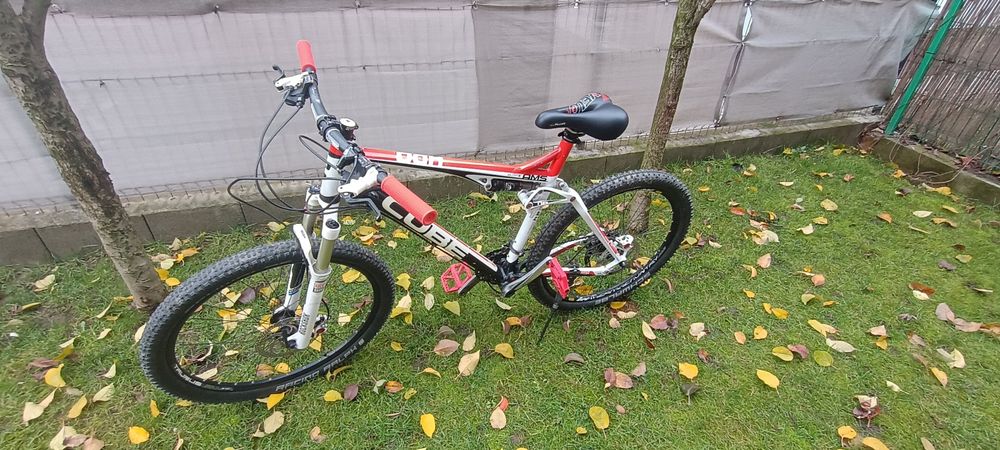 Bicicleta Cube AMS 110 full suspension