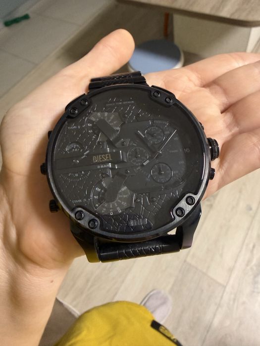Продам часы бренда Diesel оригинал