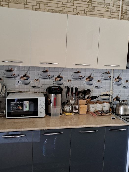 Uchastka sotiladi judayam qulay , 12 sotix 6 xona 2 ta xojatxona qulay