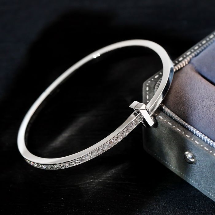Bratara Tiffany & Co din colectia T Wire ! La comanda