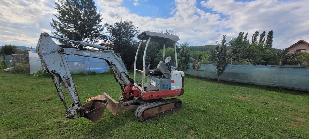 Miniescavator takeuchi tb016