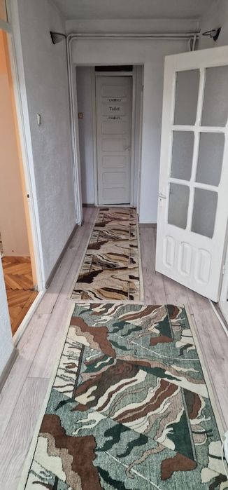 Închiriez apartament 4 camere  - Zona Confecții
