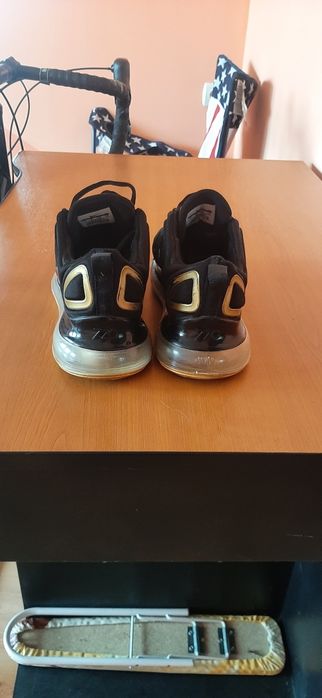 Adidasi nike air max 720 metallic gold originali marime 40 25 cm