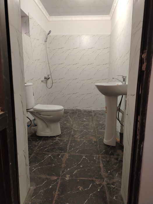 Odam yashamagan 3 sotixli zamonaviy yangi yevro remont pat kulyuch uy