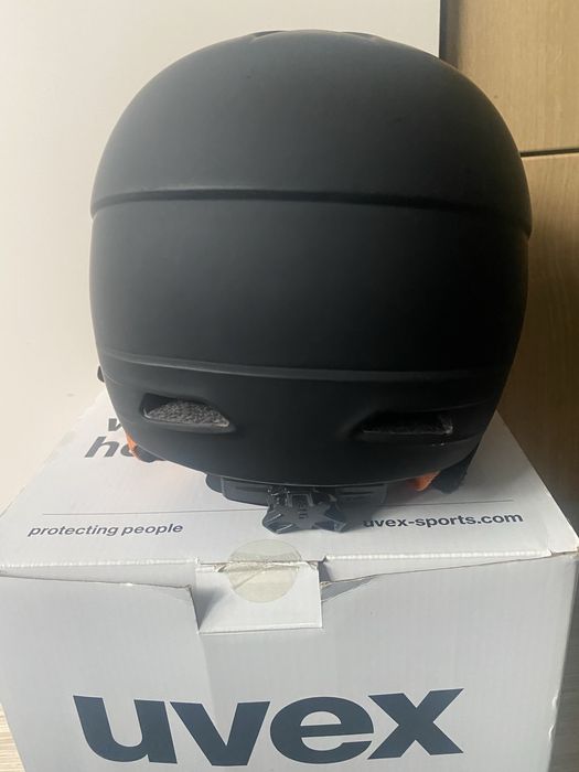 Детска ски каска Uvex