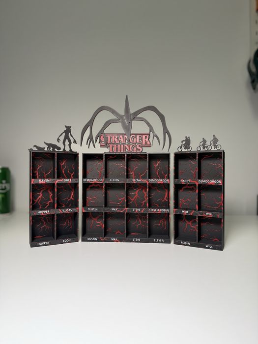 Suport/etajera Figurine Stranger Things Kinder Joy