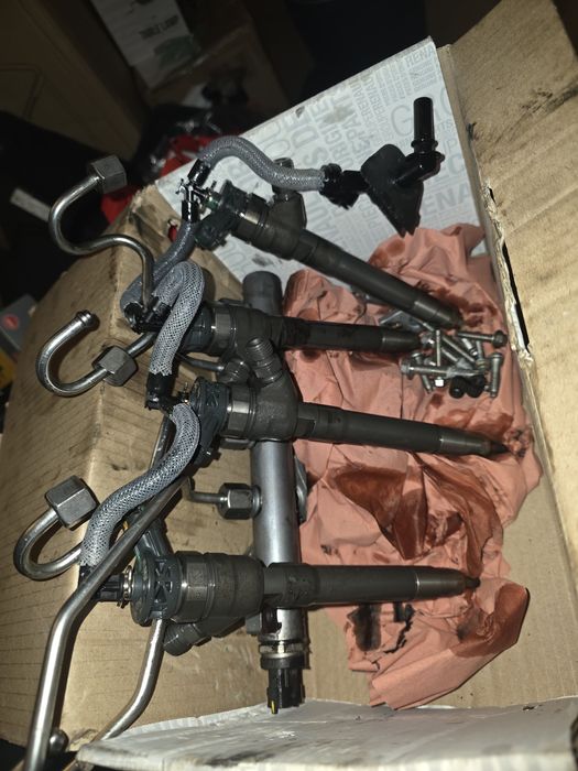 Vând kit complet injectoare+rampa+pompa