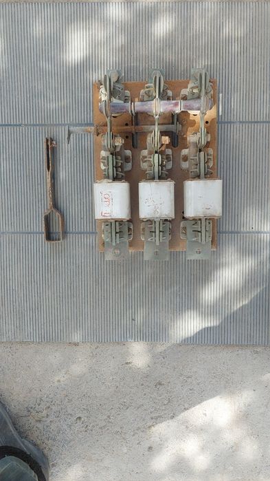 Щит распределительный с рубильником