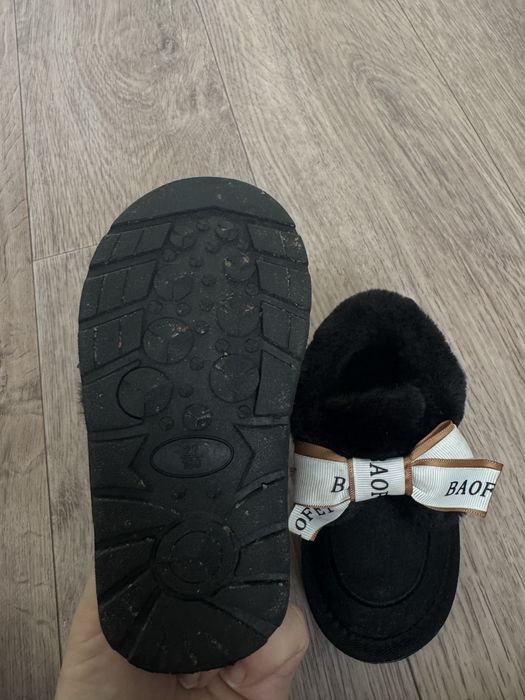 Зимняя обувь на девочку) угги