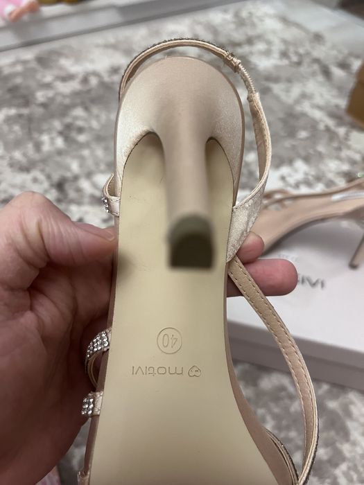 Sandale auri noi in cutie purtate doar de proba nr 40