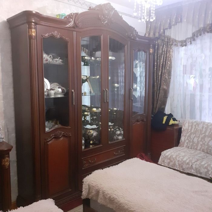 Mebel sotiladi..