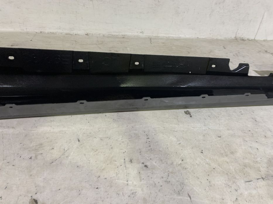 Prag dreapta BMW Seria 3 Coupe, Cabrio E92, E93, 2010, 2011, 2012, 2013, cod origine OE 51777227986.